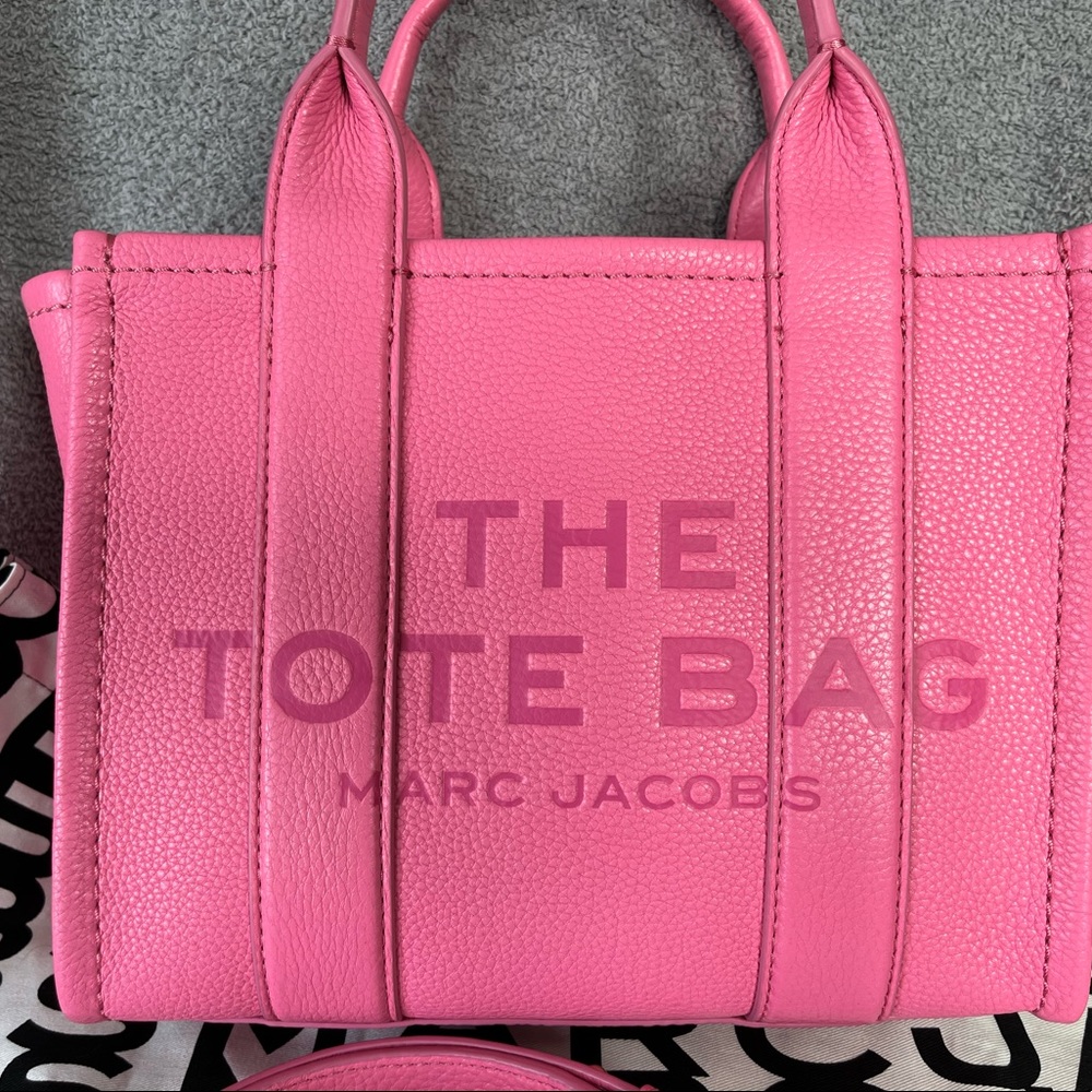 Marc Jacobs The Tote Bag mini in the color morning glory like new condition.